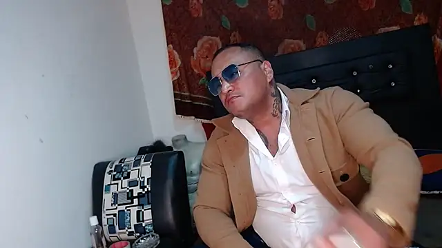 Snapshot of hardrock982 chatting on March 2026 01:05:01 PM hardrock982 online show from March 2026 01:05:01 PM