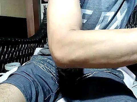 HungHawaiian808xh online show from December 2024 08:00:01 PM