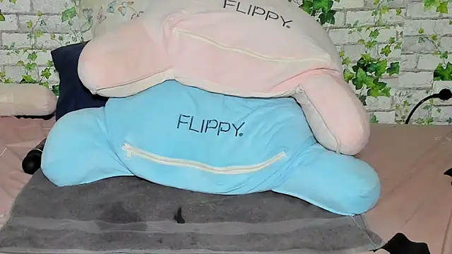  Horny milf  online show from September 2025 03:06:02 AM