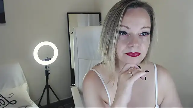 Snapshot of Tilly_Eliot chatting on January 2025 04:24:01 PM Tilly Eliot online show from January 2025 04:24:01 PM