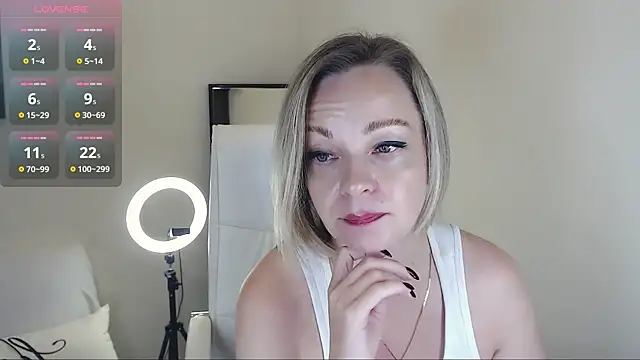 Snapshot of Tilly_Eliot chatting on February 2025 09:21:02 PM Tilly Eliot online show from February 2025 09:21:02 PM