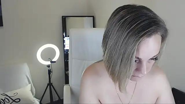 Snapshot of Tilly_Eliot chatting on February 2025 02:04:02 PM Tilly Eliot online show from February 2025 02:04:02 PM