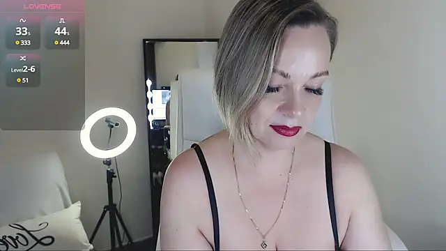 Snapshot of Tilly_Eliot chatting on February 2025 09:19:02 PM Tilly Eliot online show from February 2025 09:19:02 PM