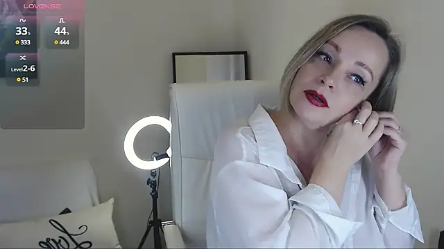 Snapshot of Tilly_Eliot chatting on March 2025 08:34:01 PM Tilly Eliot online show from March 2025 08:34:01 PM