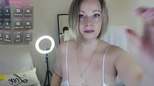 Snapshot of Tilly_Eliot chatting on March 2025 02:10:01 PM Tilly Eliot online show from March 2025 02:10:01 PM