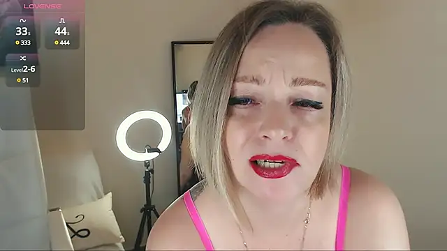 Snapshot of Tilly_Eliot chatting on March 2025 09:10:02 PM Tilly Eliot online show from March 2025 09:10:02 PM