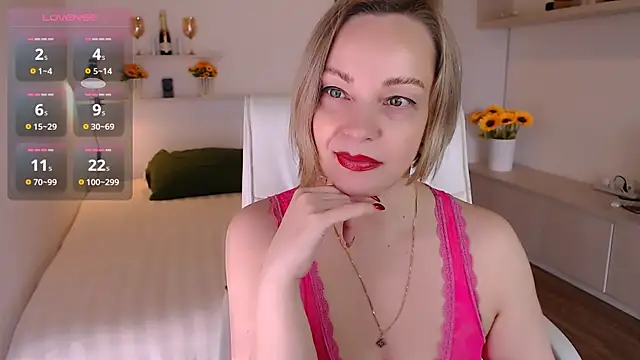 Snapshot of Tilly_Eliot chatting on September 2025 07:15:02 PM Tilly Eliot online show from September 2025 07:15:02 PM