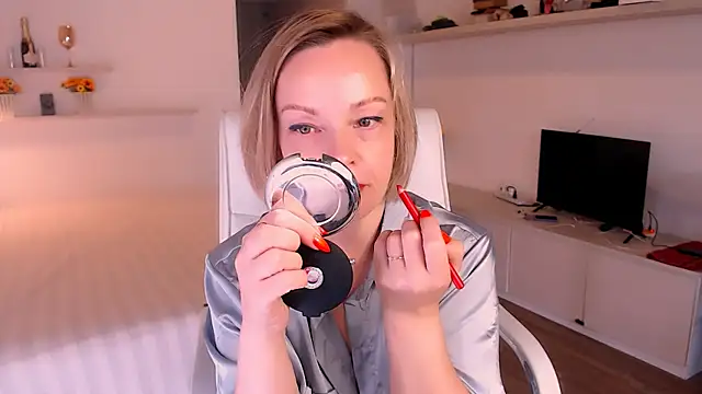 Snapshot of Tilly_Eliot chatting on October 2025 03:08:01 PM Tilly Eliot online show from October 2025 03:08:01 PM