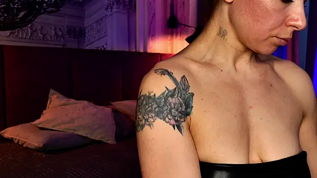 SofiaFoster  online show from February 2025 02:13:02 PM