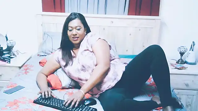 Indianlust69 online show from October 2025 05:27:01 AM