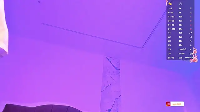 alysson 18 online show from November 2025 01:28:01 PM