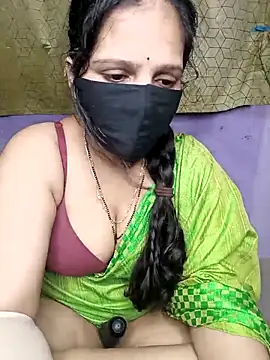 Snapshot of Rising_Smiler chatting on February 2025 09:36:01 PM Rising Smiler online show from February 2025 09:36:01 PM