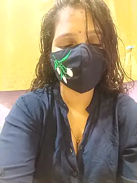 Snapshot of Rising_Smiler chatting on September 2025 06:19:02 PM Rising Smiler online show from September 2025 06:19:02 PM