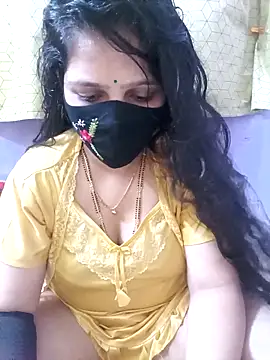 Snapshot of Rising_Smiler chatting on October 2025 06:31:02 PM Rising Smiler online show from October 2025 06:31:02 PM