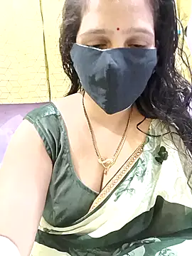 Snapshot of Rising_Smiler chatting on November 2025 06:08:01 PM Rising Smiler online show from November 2025 06:08:01 PM