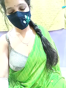 Snapshot of Rising_Smiler chatting on November 2025 08:52:01 PM Rising Smiler online show from November 2025 08:52:01 PM