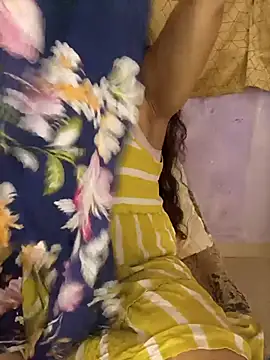 Snapshot of Rising_Smiler chatting on December 2025 08:06:02 PM Rising Smiler online show from December 2025 08:06:02 PM