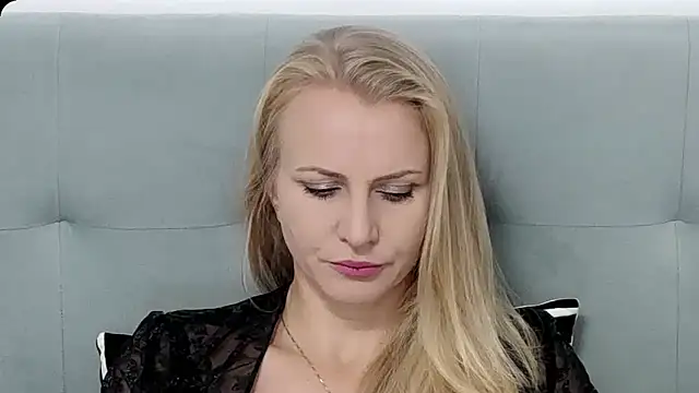 Snapshot of K__Adrienne chatting on September 2025 04:58:02 AM K  Adrienne online show from September 2025 04:58:02 AM