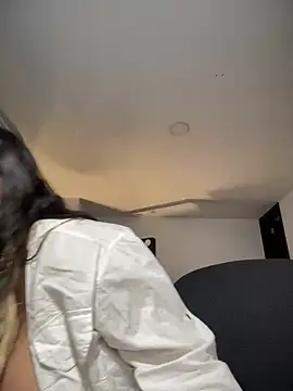 Snapshot of RsellAmb chatting on December 2024 03:25:01 AM RsellAmb online show from December 2024 03:25:01 AM