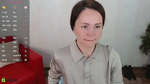 Snapshot of VickyGolden chatting on October 2025 05:04:02 AM VickyGolden online show from October 2025 05:04:02 AM