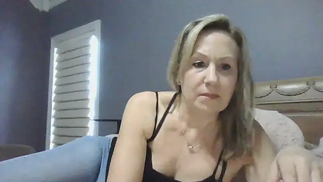 Lisaisluscious online show from February 2025 02:34:01 PM