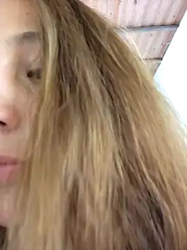 Snapshot of VickyHoult chatting on December 2024 06:50:02 PM VickyHoult online show from December 2024 06:50:02 PM