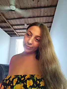 Snapshot of VickyHoult chatting on January 2025 08:18:01 PM VickyHoult online show from January 2025 08:18:01 PM