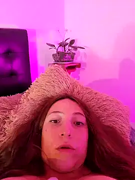 Snapshot of VickyHoult chatting on January 2025 10:19:01 PM VickyHoult online show from January 2025 10:19:01 PM