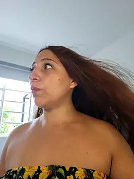 Snapshot of VickyHoult chatting on March 2025 09:15:01 PM VickyHoult online show from March 2025 09:15:01 PM