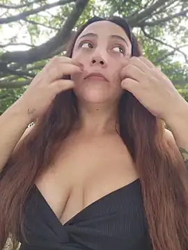 Snapshot of VickyHoult chatting on March 2026 08:13:01 PM VickyHoult online show from March 2026 08:13:01 PM