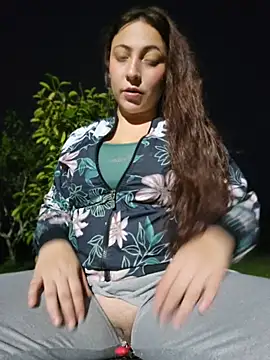 Snapshot of VickyHoult chatting on April 2026 11:29:01 PM VickyHoult online show from April 2026 11:29:01 PM