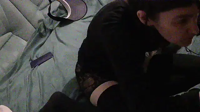 Snapshot of BarbierQueen chatting on December 2025 09:29:02 AM BarbierQueen online show from December 2025 09:29:02 AM