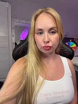 Snapshot of Kitty_Ricky chatting on April 2026 10:19:02 AM Kitty Ricky online show from April 2026 10:19:02 AM