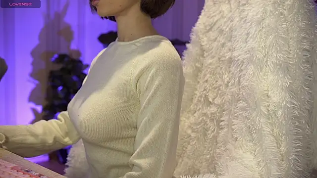 Snapshot of Danielle_Thomas chatting on December 2024 06:02:02 AM Danielle Thomas online show from December 2024 06:02:02 AM