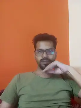 arhan3043 online show from October 2025 09:42:01 AM