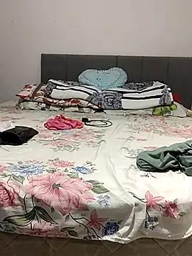 Snapshot of NeydeHotWife chatting on March 2025 11:09:01 PM NeydeHotWife online show from March 2025 11:09:01 PM