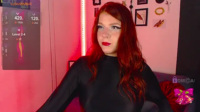 auroralatexprincess online show from December 2024 10:55:02 PM