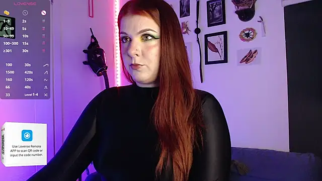 auroralatexprincess online show from October 2025 06:42:02 PM