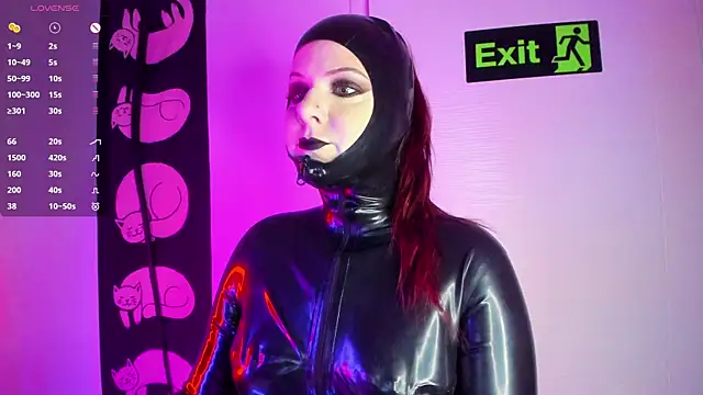 auroralatexprincess online show from November 2025 07:58:01 PM