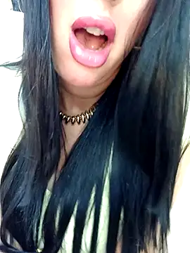 Snapshot of Queen_sousou chatting on November 2025 09:15:01 PM Queen sousou online show from November 2025 09:15:01 PM