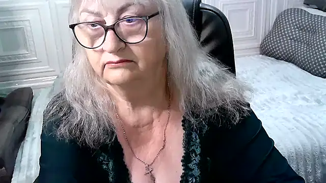 Snapshot of LolkaAlyss chatting on June 2026 04:07:02 AM LolkaAlyss online show from June 2026 04:07:02 AM