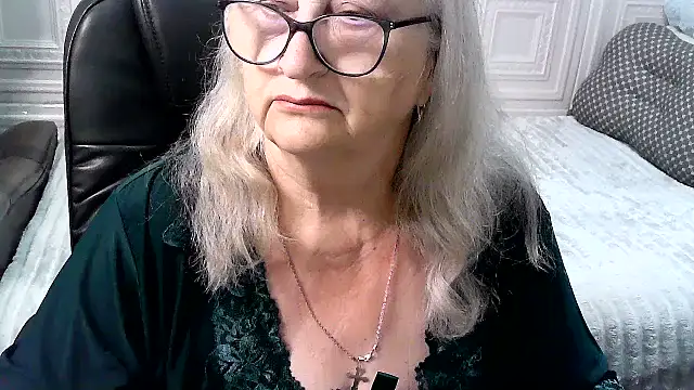 Snapshot of LolkaAlyss chatting on June 2026 06:36:02 AM LolkaAlyss online show from June 2026 06:36:02 AM