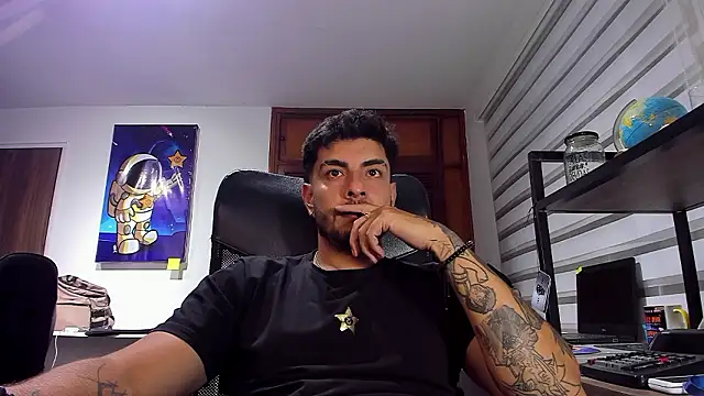 Snapshot of dereck_fiore chatting on December 2024 11:51:01 PM dereck fiore online show from December 2024 11:51:01 PM