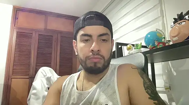 Snapshot of dereck_fiore chatting on March 2025 11:12:01 PM dereck fiore online show from March 2025 11:12:01 PM