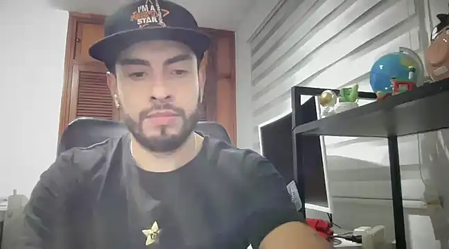 Snapshot of dereck_fiore chatting on March 2025 11:59:02 PM dereck fiore online show from March 2025 11:59:02 PM