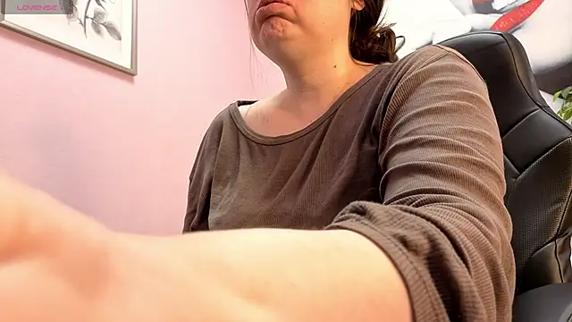 Snapshot of BattyMoll chatting on March 2026 03:40:01 PM BattyMoll online show from March 2026 03:40:01 PM