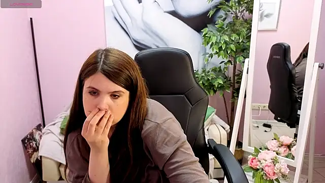 Snapshot of BattyMoll chatting on April 2026 03:42:02 PM BattyMoll online show from April 2026 03:42:02 PM