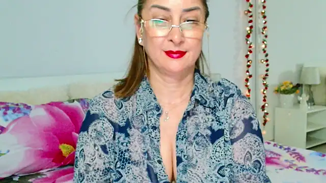 Tyana40 online show from May 2026 11:23:04 PM