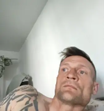 Snapshot of GermanBigDream chatting on April 2026 04:26:01 PM GermanBigDream online show from April 2026 04:26:01 PM