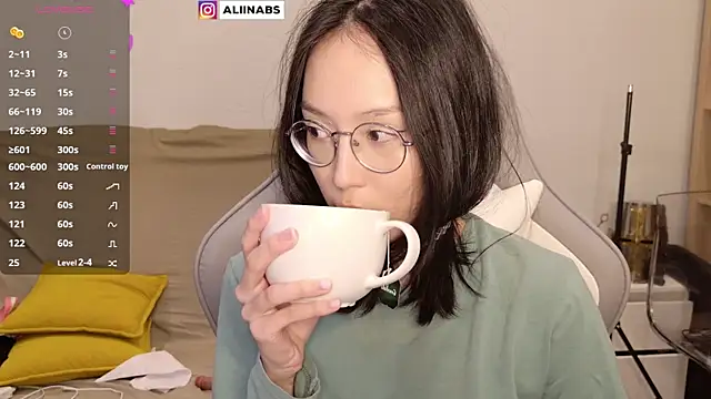 aliiiiiina online show from December 2024 05:19:02 PM